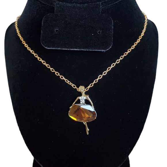 Jewelry - elegant ballerina pendant necklace